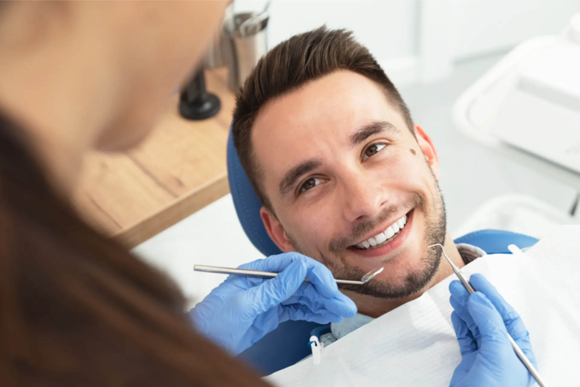 implant dentar vs punte dentară